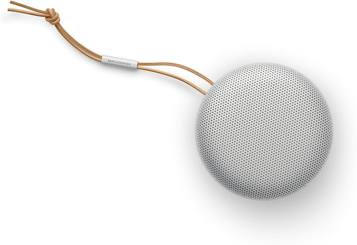 Bang & Olufsen Beosound A1 (generația a 2-a) - Difuzor Bluetooth portabil fără fir, rezistent la apă IP67, cu sunet la 360 de grade, asistent vocal Alexa și difuzor, durată de viață a bateriei 18 H - Grey Mist