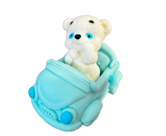 Décoration comestible en pâte à sucre, Ours en peluche blanc avec voiture bleue