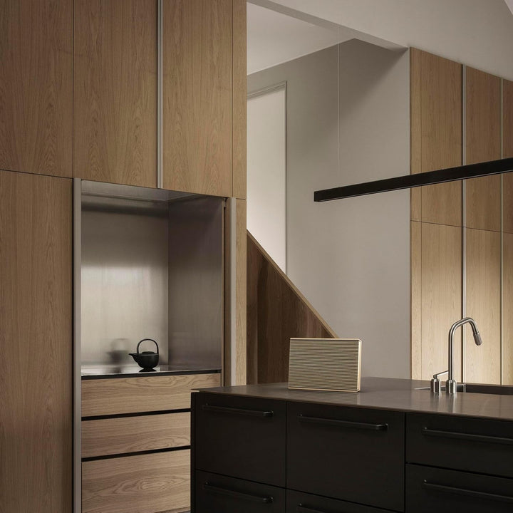 Bang & Olufsen Beosound Level - Difuzor portabil fără fir cu Wifi și Bluetooth (16 ore de funcționare a bateriei), Difuzor durabil certificat Cradle to Cradle - Gold Tone/Wood