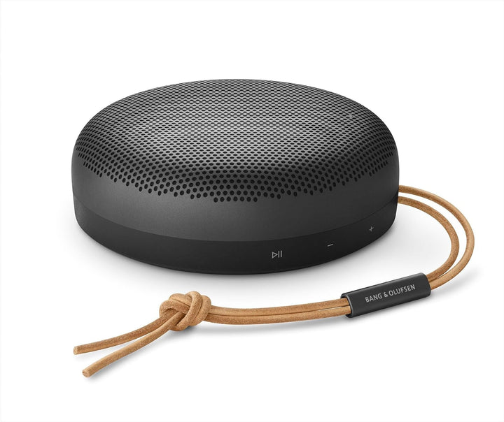 Bang & Olufsen Beosound A1 (generația a 2-a) - Difuzor Bluetooth portabil fără fir, rezistent la apă IP67, cu sunet la 360 de grade, asistent vocal Alexa și difuzor, durată de viață a bateriei 18 H - Grey Mist